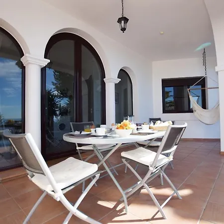 Casa Blanca Villa *